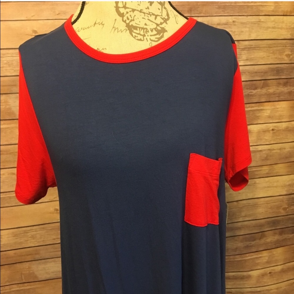 🇺🇸LuLaRoe patriotic Carly❤️